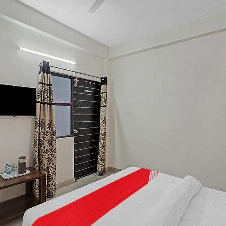 Hotel O Avs Hotel & Restaurant نويدا المظهر الخارجي الصورة