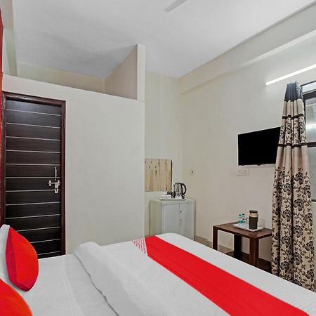 Hotel O Avs Hotel & Restaurant نويدا المظهر الخارجي الصورة