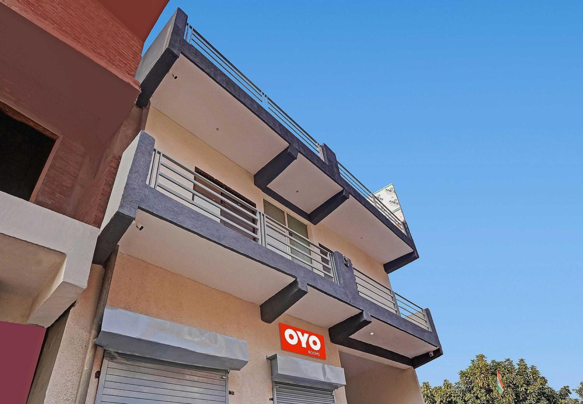 Hotel O Avs Hotel & Restaurant نويدا المظهر الخارجي الصورة