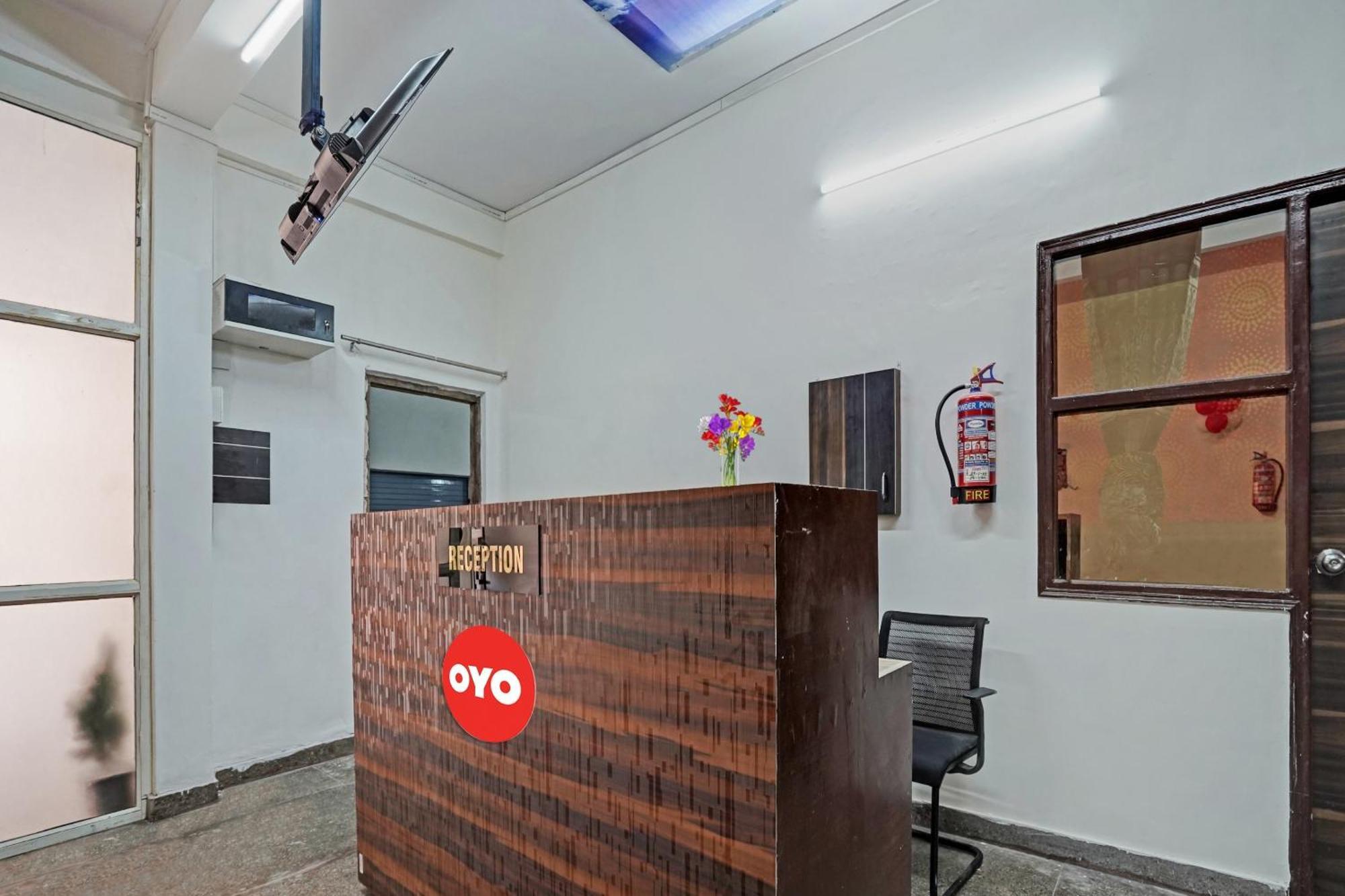 Hotel O Avs Hotel & Restaurant نويدا المظهر الخارجي الصورة