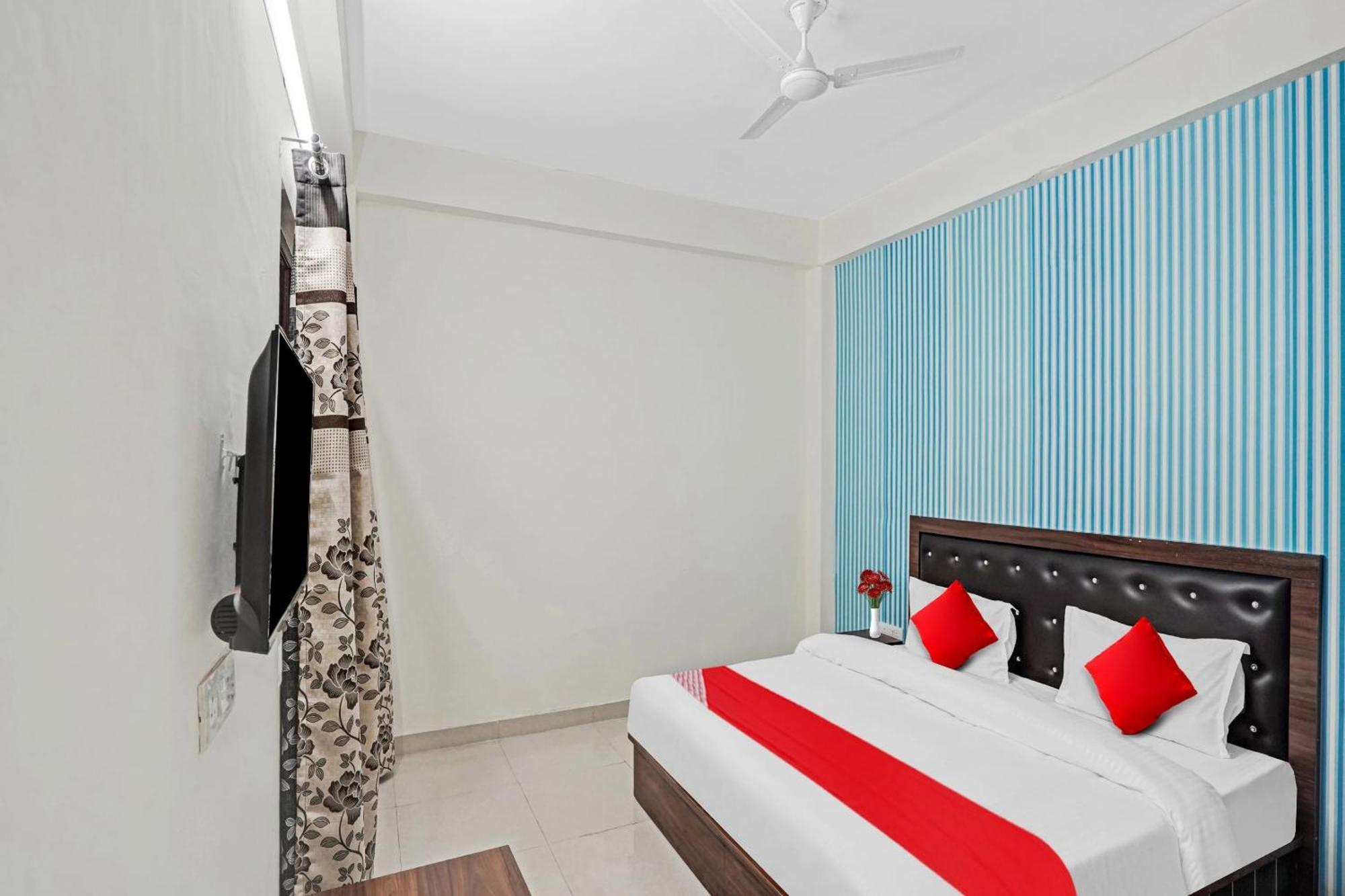 Hotel O Avs Hotel & Restaurant نويدا المظهر الخارجي الصورة
