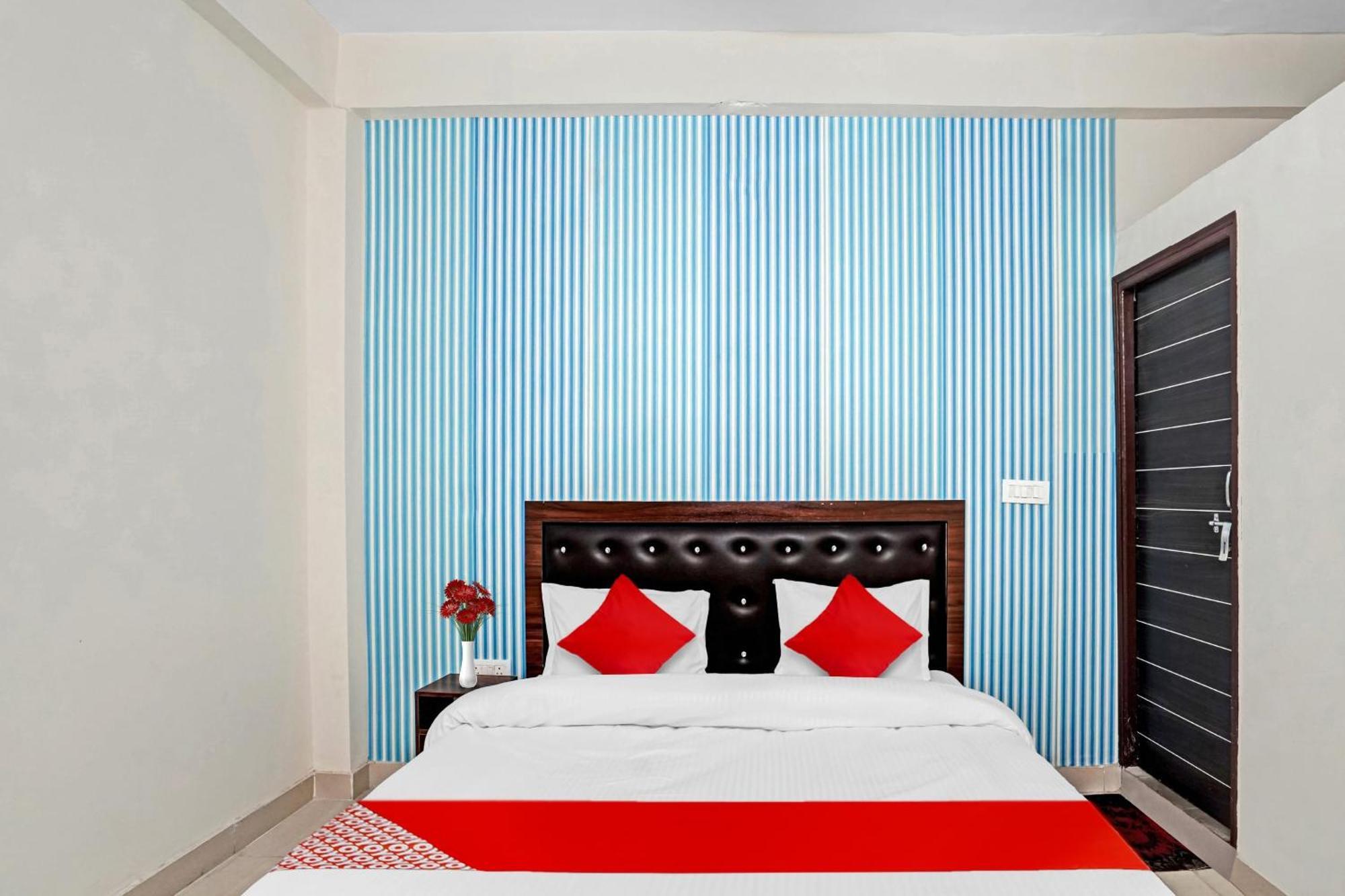 Hotel O Avs Hotel & Restaurant نويدا المظهر الخارجي الصورة