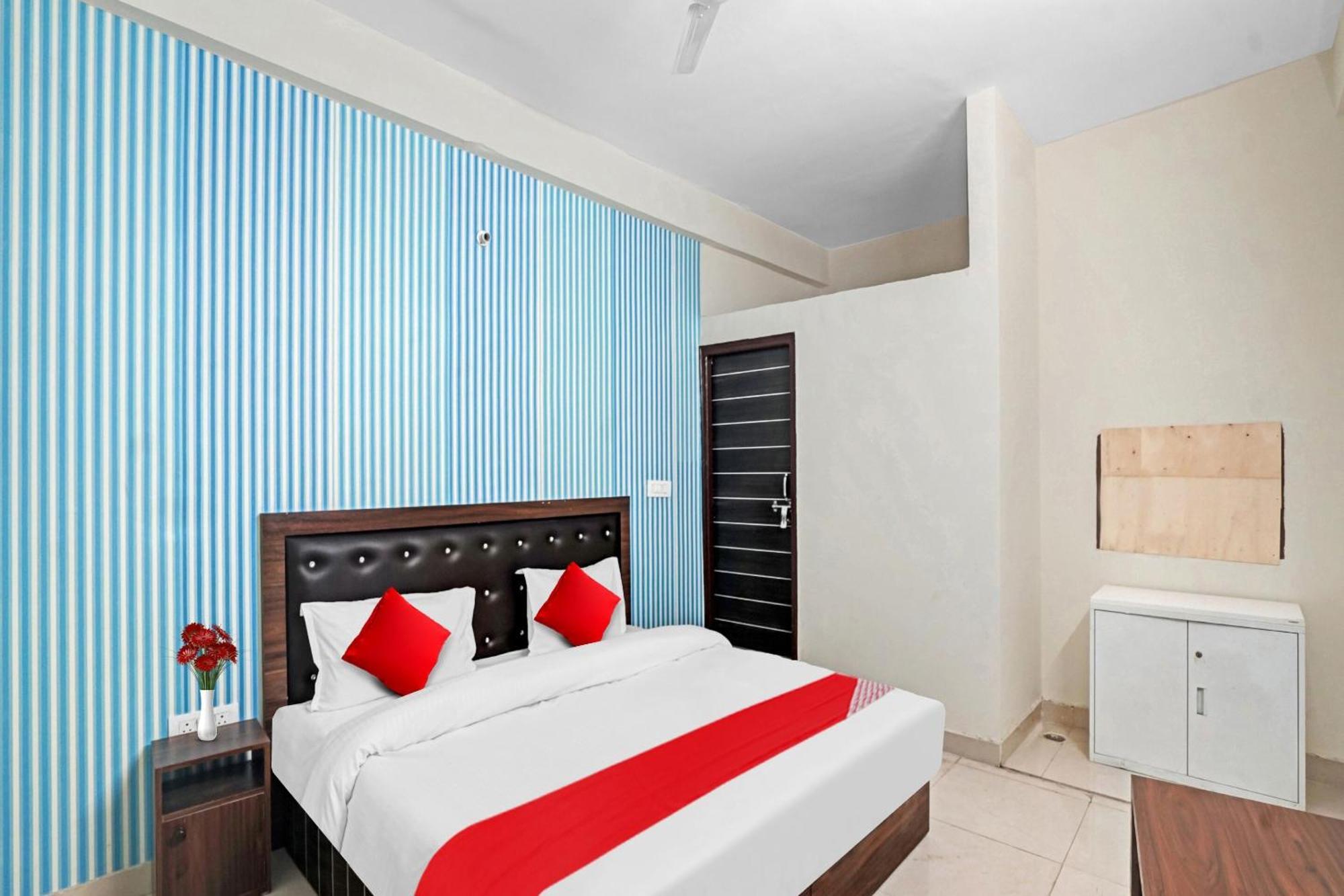 Hotel O Avs Hotel & Restaurant نويدا المظهر الخارجي الصورة